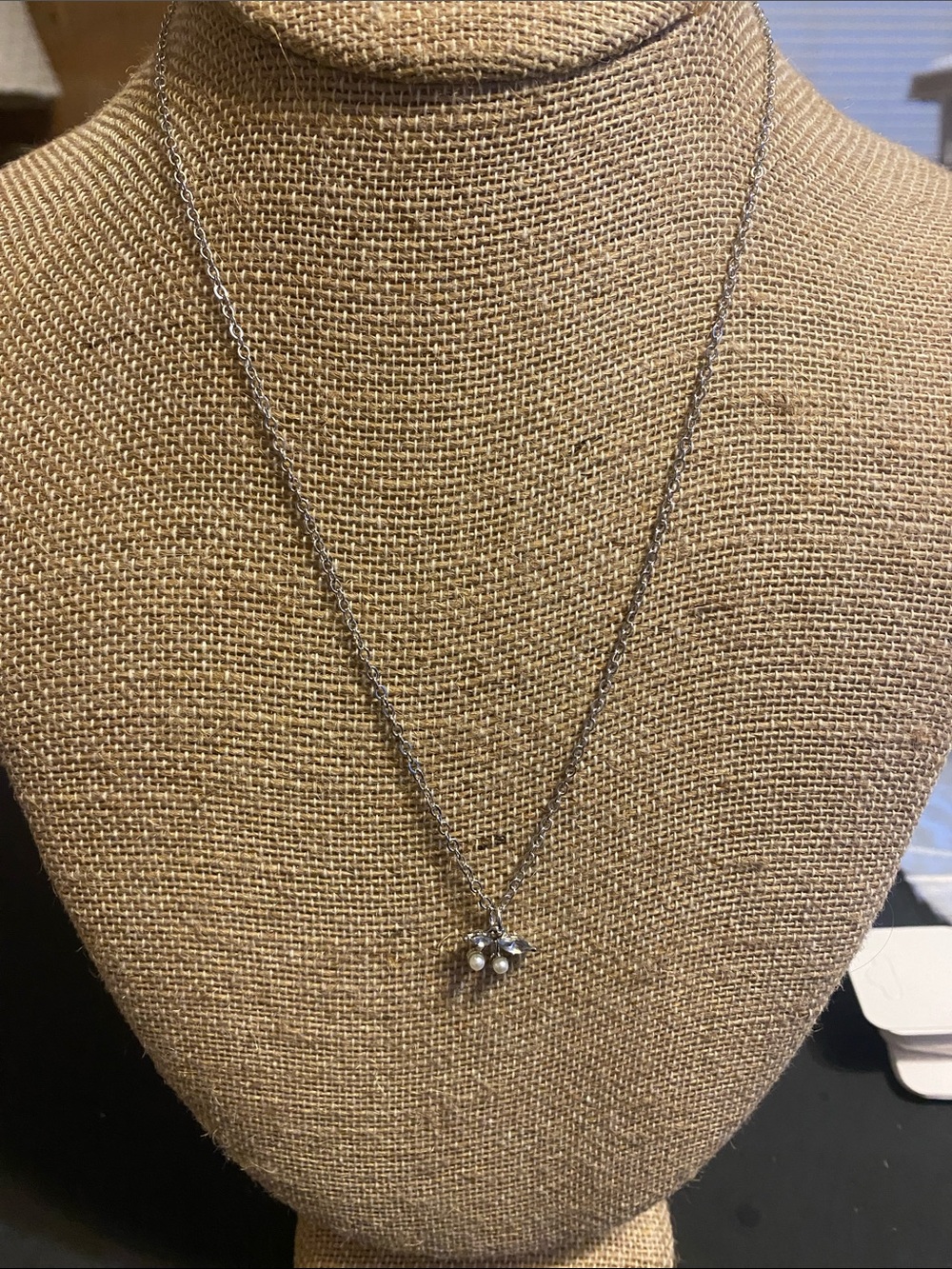 Delicate Silver Pearl Cluster Pendant Necklace - Women Jewelry